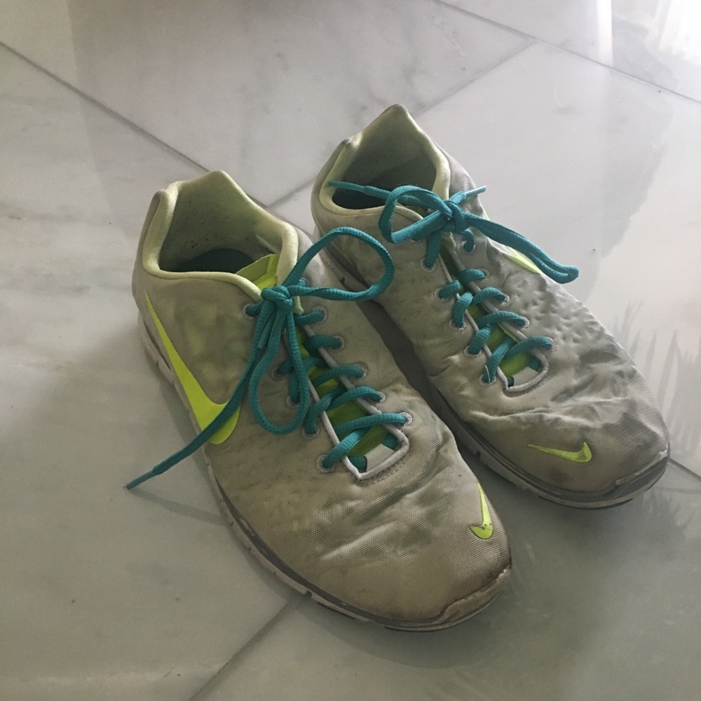 Nike Tennis Shoes